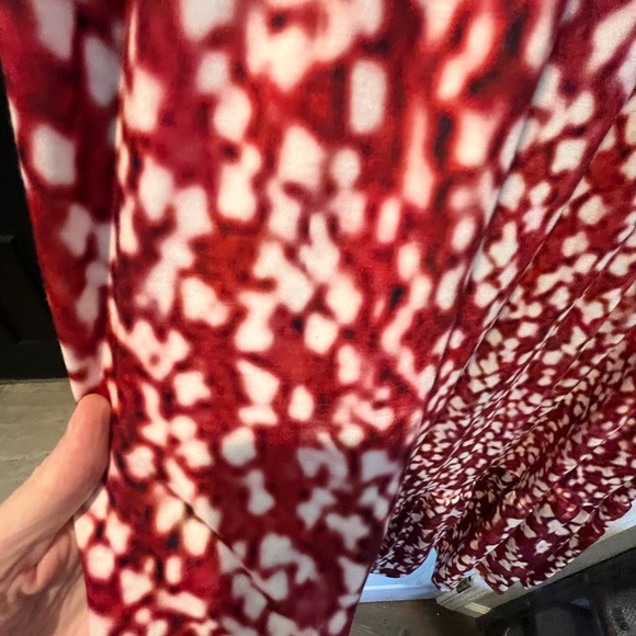 Chic Red and White Dress - Picture 4 of 6